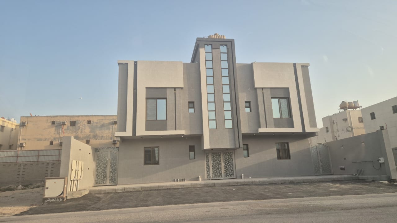 للبيع شقة ارضية جديدة الدمام - حي طيبة